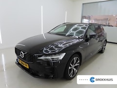 Volvo V60 - T6 Plug-in hybrid AWD Plus Dark | Panoramadak | Trekhaak | Stoel en stuurwielverwarming |