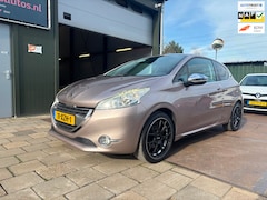Peugeot 208 - 1.2 VTi Allure H-Leder Navi Cruise Dealer Onderhouden
