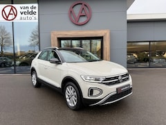 Volkswagen T-Roc - 1.5 TSI 150pk DSG Style Carplay | Camera | Keyless | Elek. Achterklep | Rijklaar incl. gar