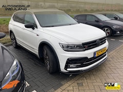 Volkswagen Tiguan Allspace - 1.4 TSI Highline Business R 7p. I R-line I Keyless I 20" I Pano I Virtual I Camera I 7P I