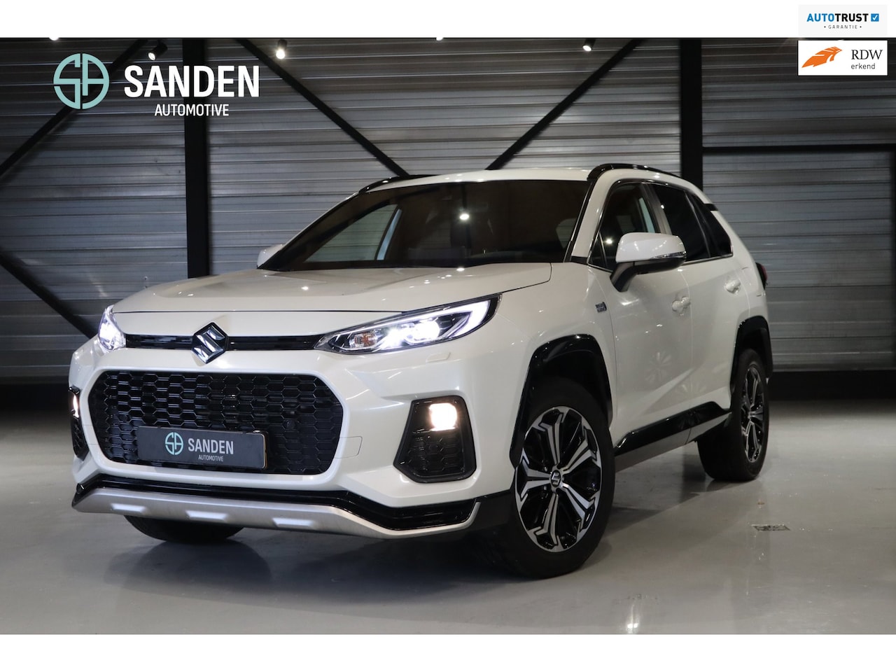 Suzuki Across - 2.5 Plug-in Hybrid Style 4WD |Automaat|Navi|Apple Carplay|Camera|Electrische stoelen|LED | - AutoWereld.nl