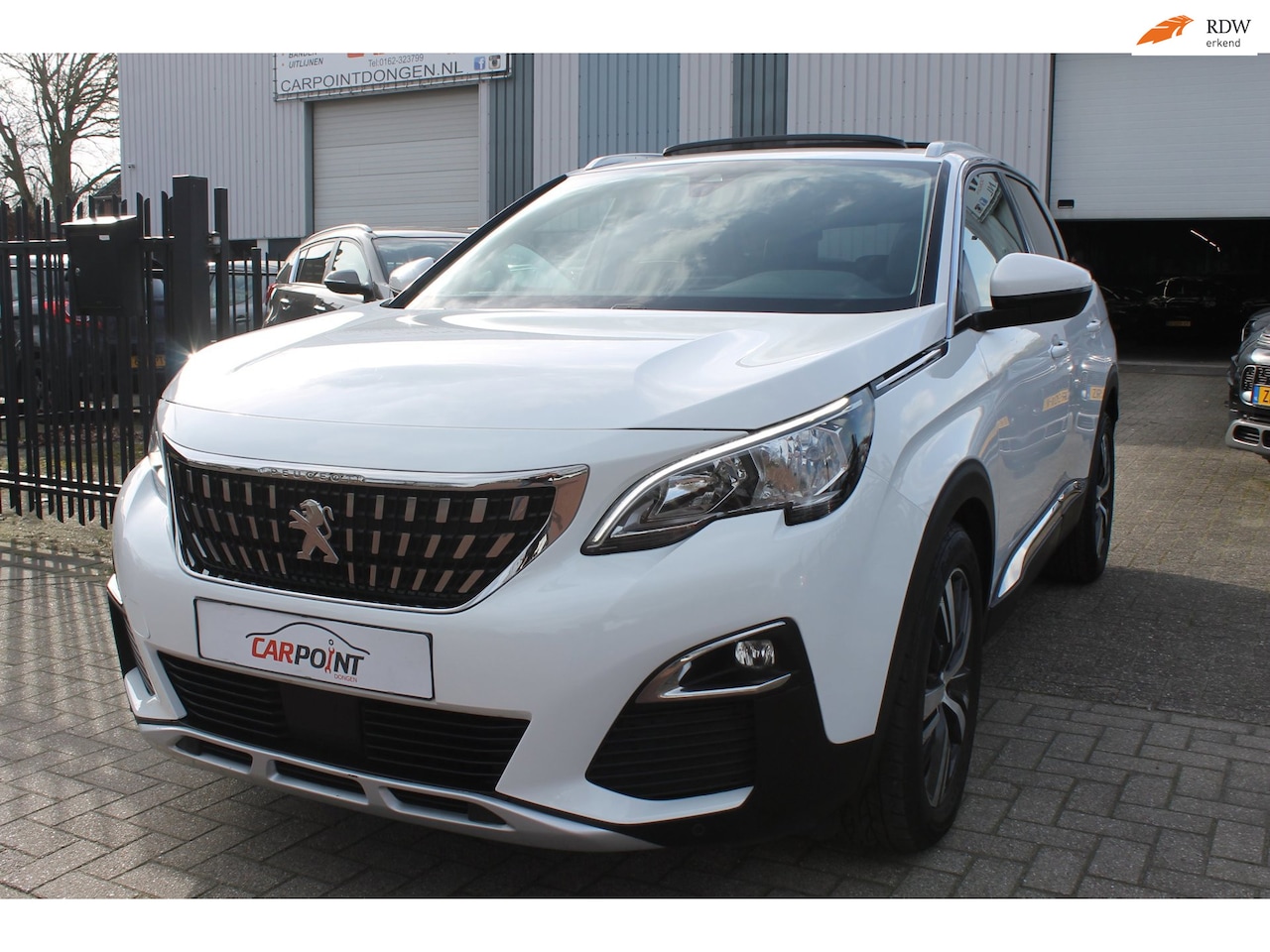 Peugeot 3008 - 1.2 PureTech Allure Pano Keyless 360 Camera Nieuwstaat!! - AutoWereld.nl