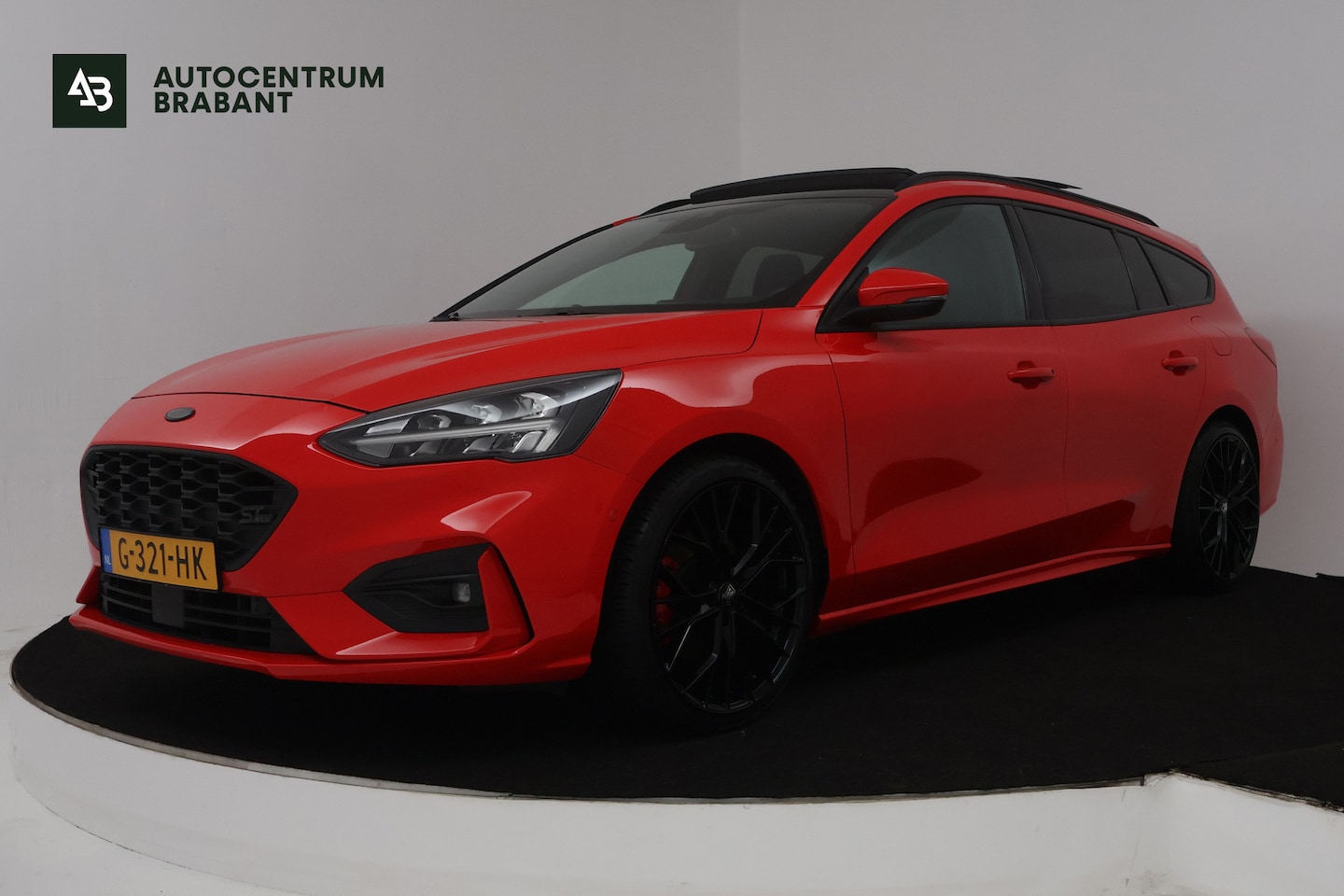 Ford Focus Wagon - 1.0 EcoBoost ST Line Business (PANORAMADAK, STOEL/STUUR VERWARMING, CAMERA, CRUISE ADAPTIE - AutoWereld.nl