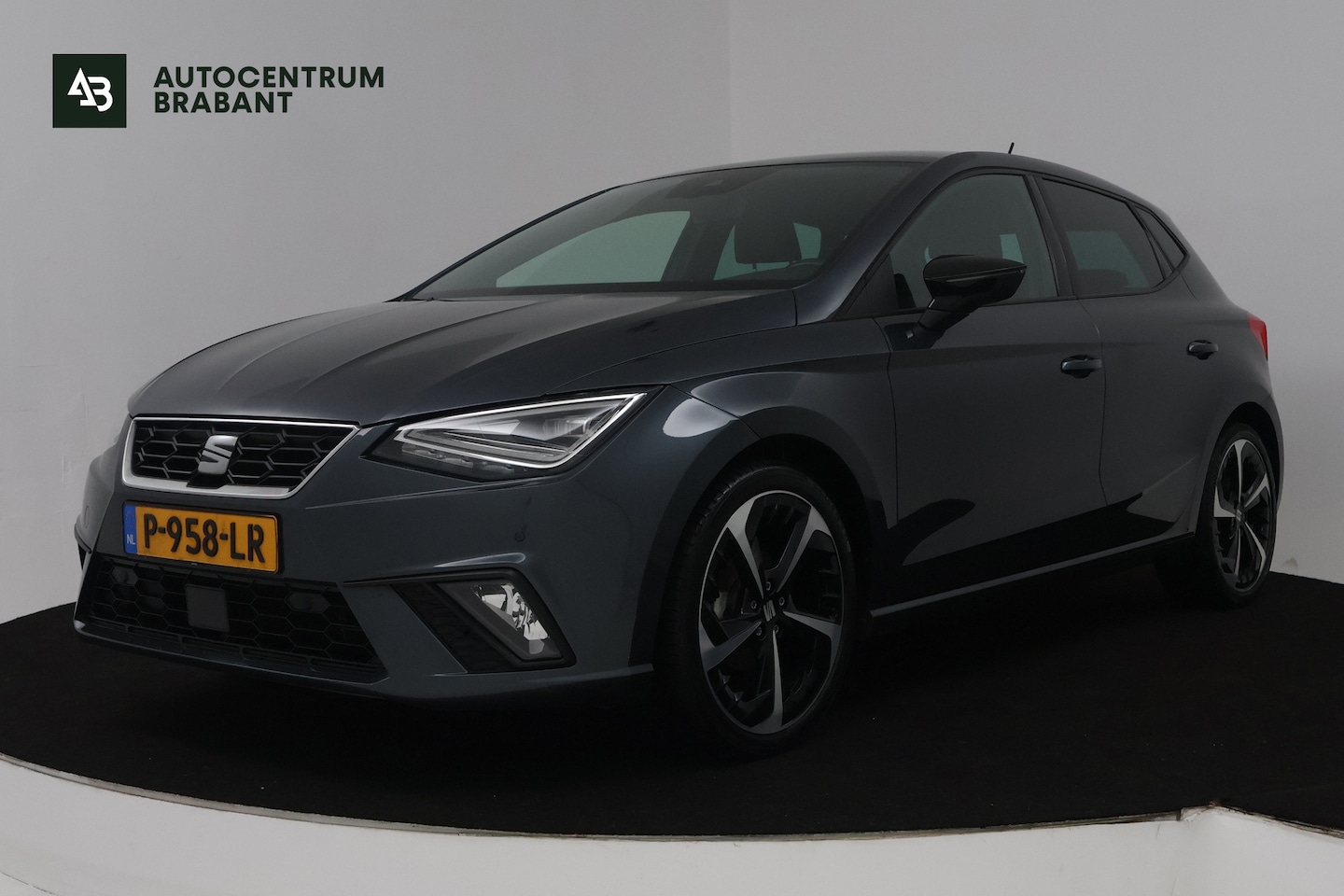SEAT Ibiza - 1.0 EcoTSI FR Business Intense (DIGITALE COCKPIT, STOELVERWARMING, CAMERA, CRUISE CONTROL - AutoWereld.nl
