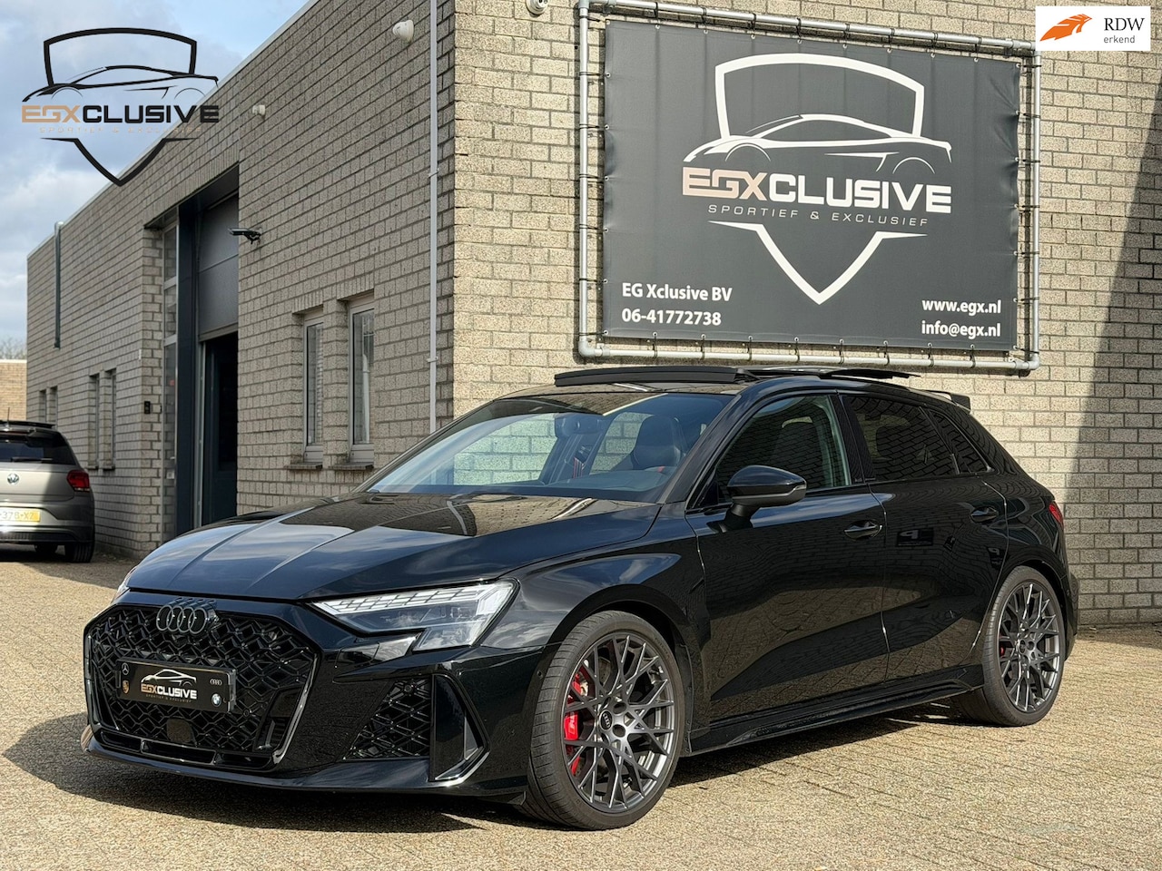 Audi RS3 - Sportback 2.5 TFSI QUATTRO Carbon/Kuipstoelen/Pano/HUD/ - AutoWereld.nl