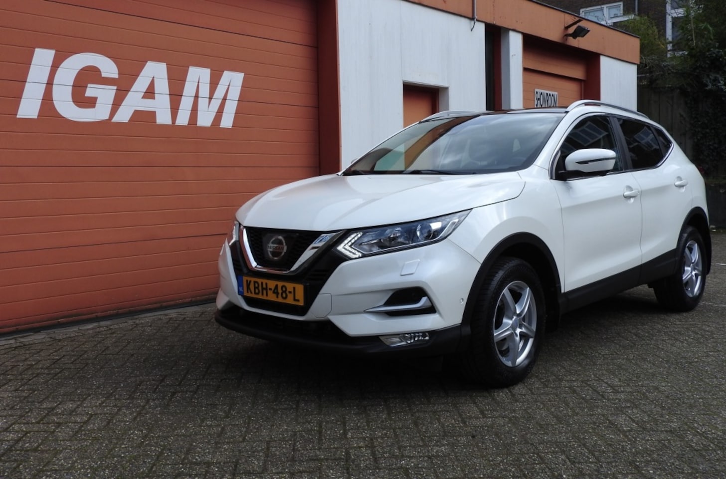 Nissan Qashqai - 1.2 Connecta, CC, AC, Trekhaak, panodak, lichtmet. velgen - AutoWereld.nl
