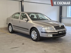 Skoda Octavia - 1.6 Ambiente Automaat (1e Eig./Trekhaak/NAP)