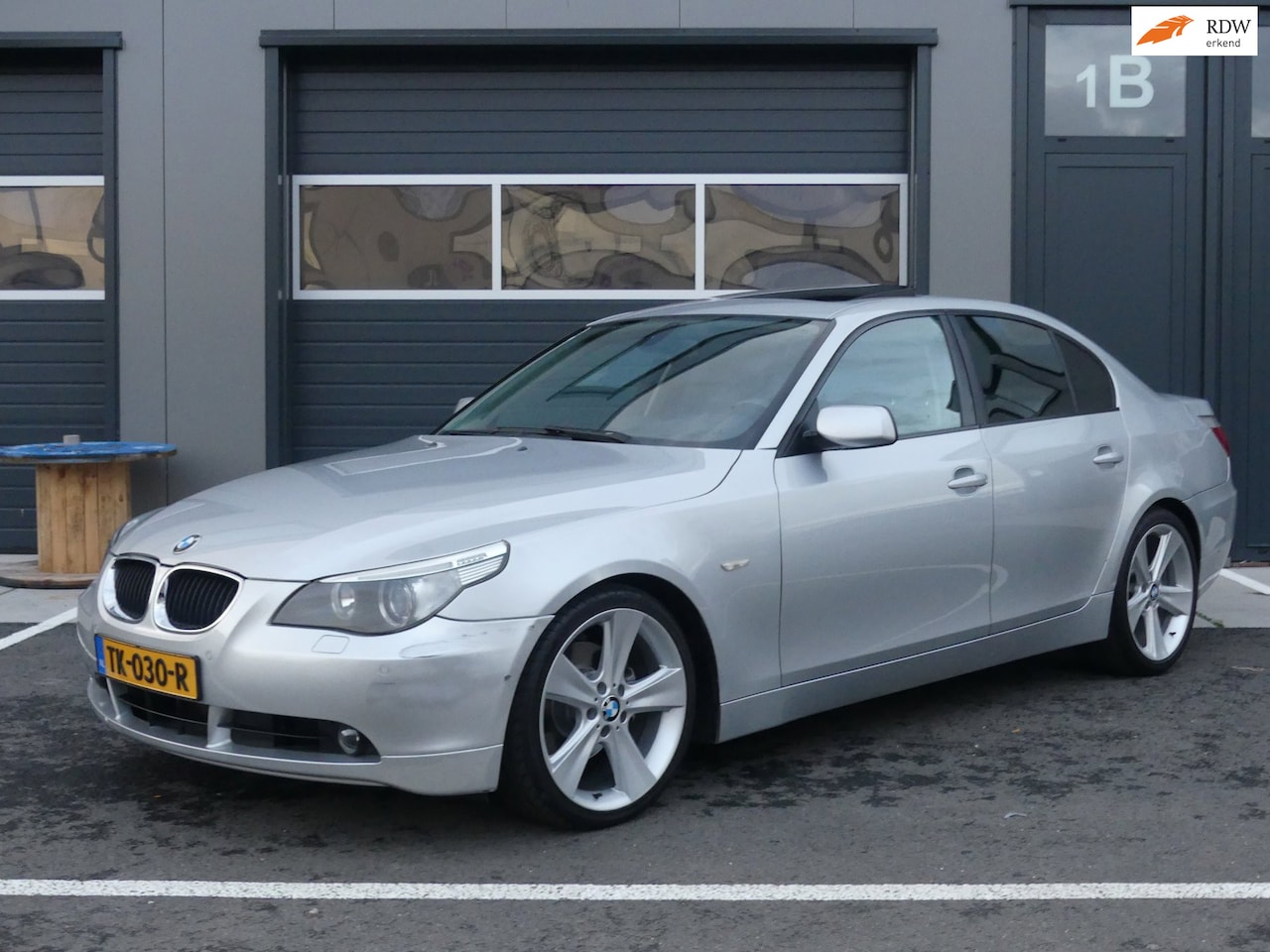 BMW 5-serie - 530i Executive Automaat Leder Navi 19Inch Xenon Schuifdak Trekhaak - AutoWereld.nl