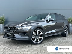 Volvo V60 Cross Country - 2.0 B5 AWD Pro | Trekhaak | HU-Display | Pano | 360 camera | Black pakket | Polestar tunin