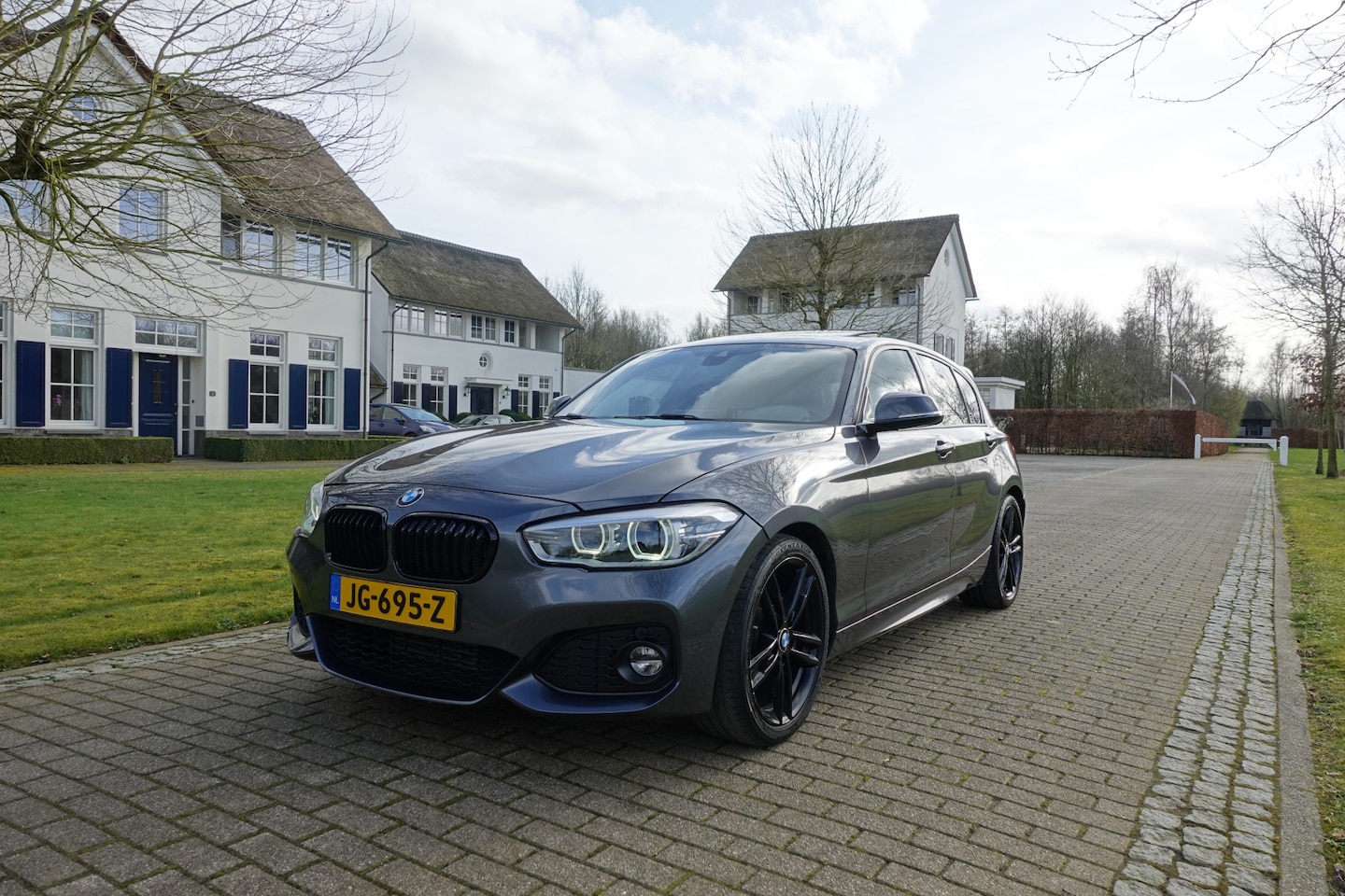 BMW 1-serie - 120i M Sport | Harman Kardon | Schuif/kanteldak | Leder | Camera | DAB | - AutoWereld.nl
