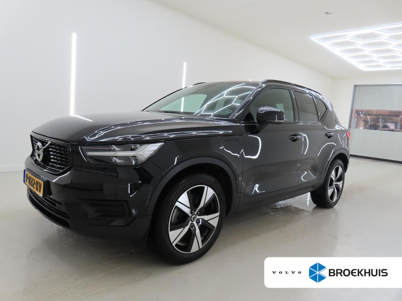 Volvo XC40 - 1.5 T5 Recharge R-Design | Panoramadak | Trekhaak | Adaptieve Cruise control | BLIS | Came - AutoWereld.nl