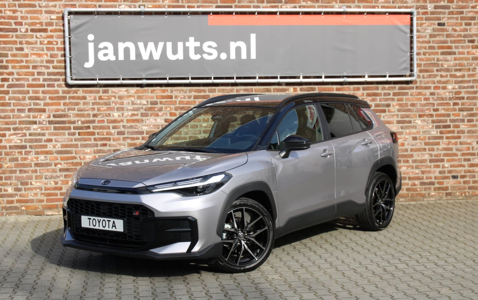 Toyota Corolla Cross - Hybrid 180 GR Sport + Plus Pack - AutoWereld.nl