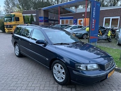 Volvo V70 - 2.4 170PK Automaat, nieuwe APK