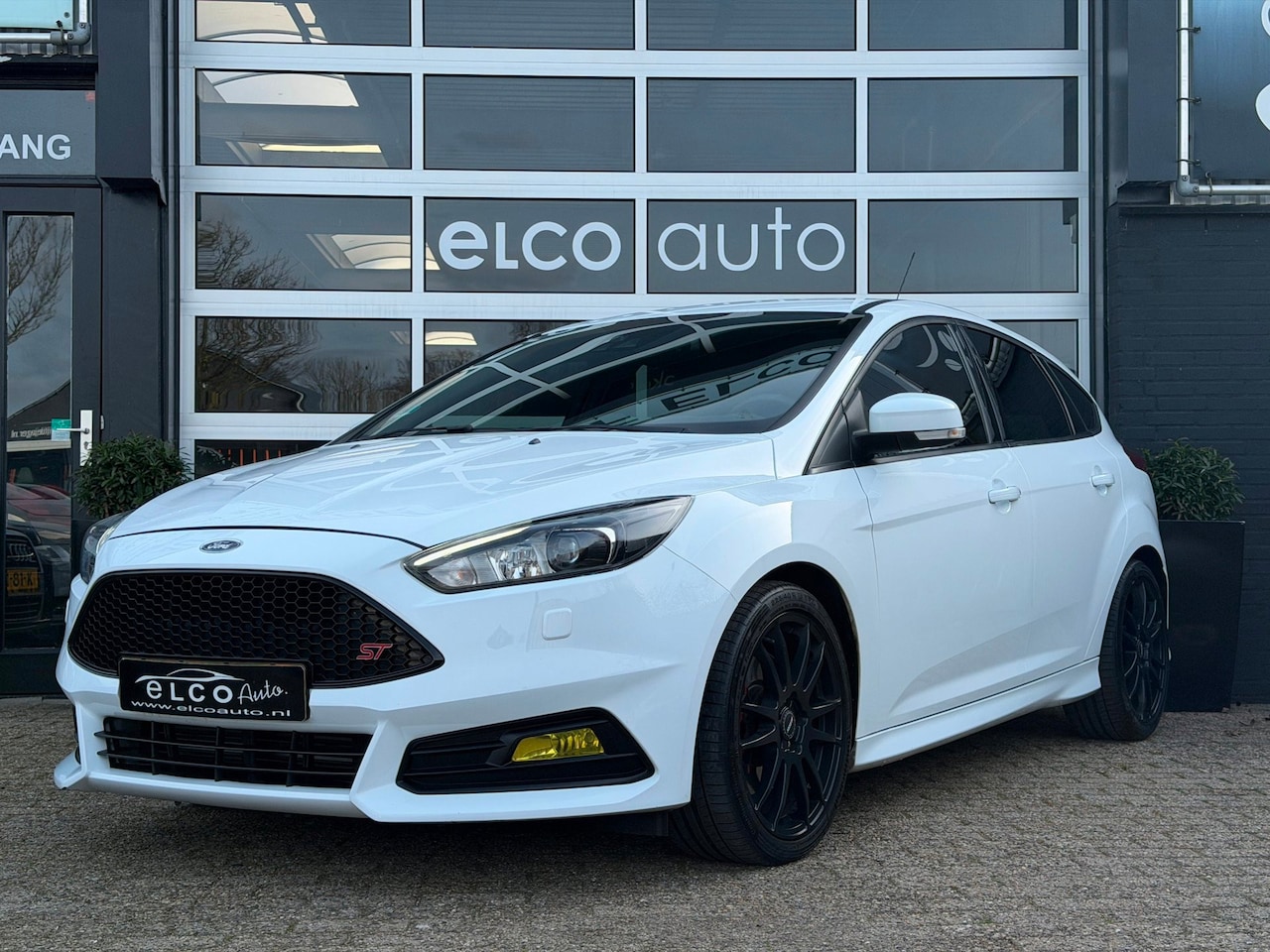 Ford Focus - 2.0 ST-3 250pk / CarPlay /Recaro stoelen / - AutoWereld.nl