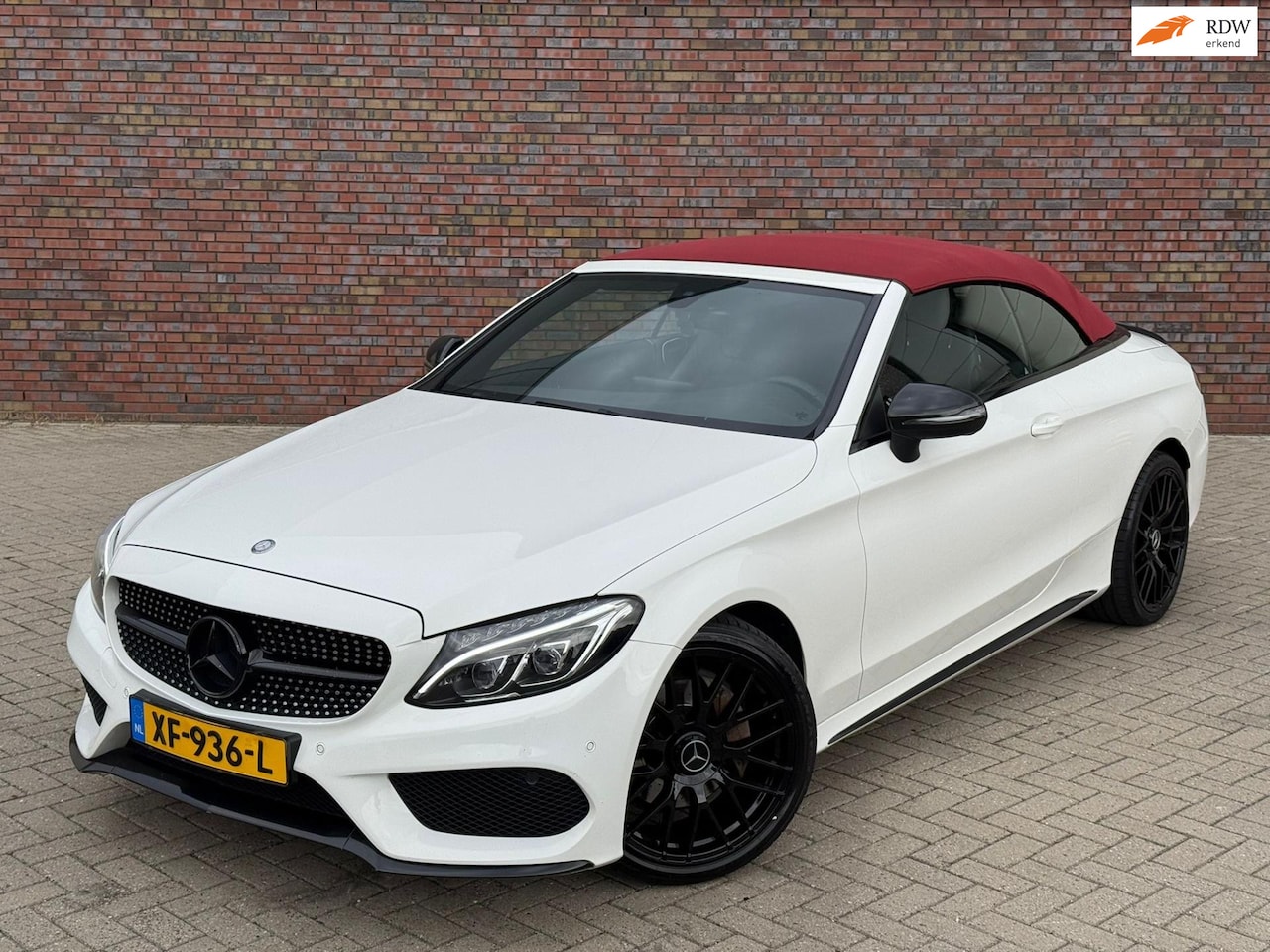 Mercedes-Benz C-klasse Cabrio - 180 Edition 1 | AMG Line Night Package | Night Edition | Cabrio | Navigatie | Bluetooth | - AutoWereld.nl