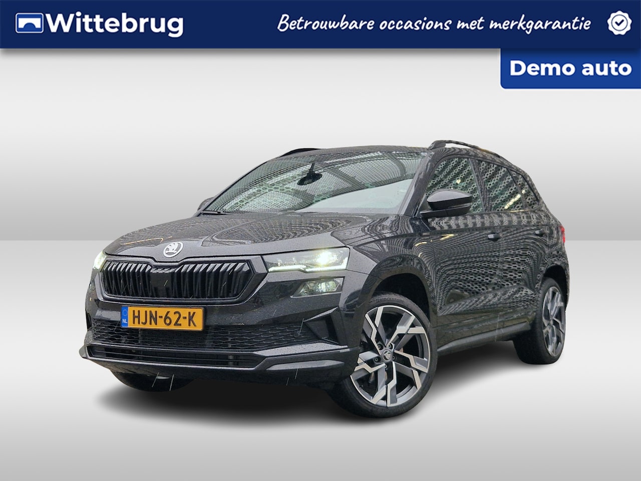 Skoda Karoq - 1.5 TSI ACT Sportline Business / PANODAK / NAVI/ APP.Connect / Elektr. Trekhaak / CAMERA / - AutoWereld.nl