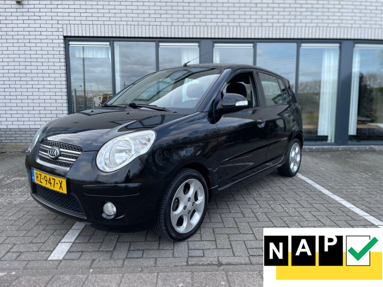 Kia Picanto - 1.1 X-pect Airco 5 Drs Nw APK - AutoWereld.nl