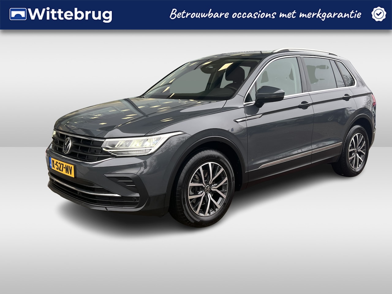 Volkswagen Tiguan - 1.5 TSI DSG Life Business / Navigatie / Achteruitrij camera / Zwenkbare trekhaak / 17'' LM - AutoWereld.nl
