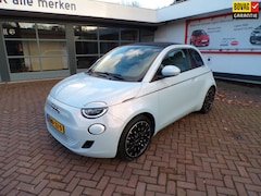 Fiat 500 C - 500e - La Prima 42 kWh Navi./Apple car play/Android/Lederen bekl./17"LMV/ParkeersensorenV+