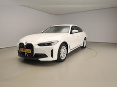 BMW i4 - Gran Coupé eDrive40 | LED | Leder | HUD | Sportstoelen | Stoelverwarming | Achteruitrijcam