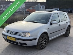 Volkswagen Golf - 1.6 Trendline KOOPJE