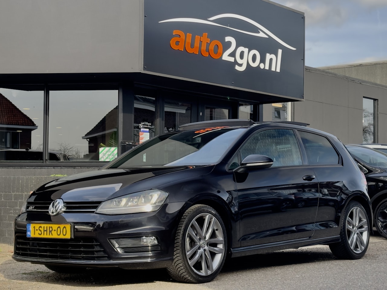 Volkswagen Golf - 1.4 TSI ACT 2X R-LINE HIGHLINE PANODAK SPORT-INT NAVI LED LMV PDC - AutoWereld.nl