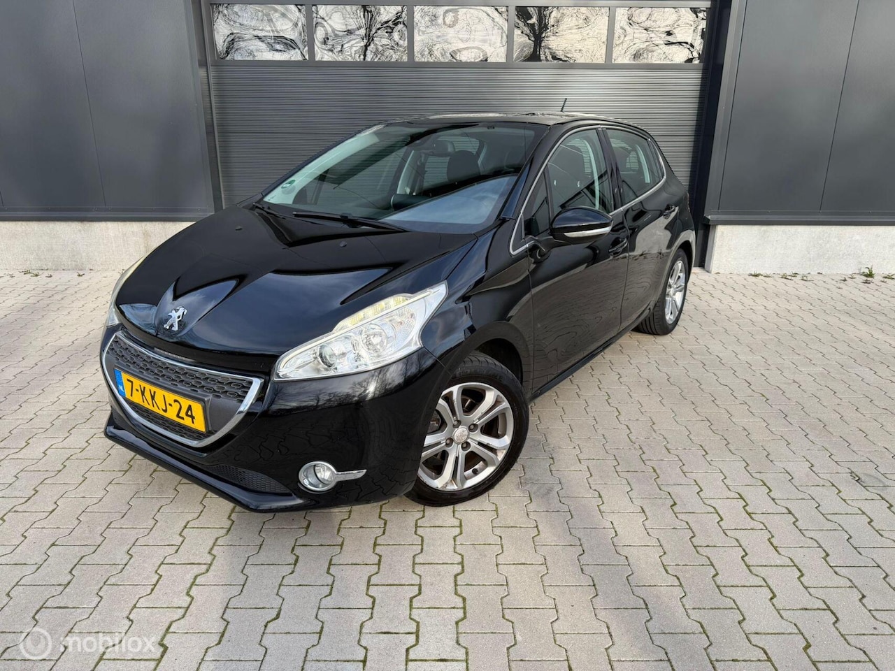 Peugeot 208 - 1.2 VTi Allure CARPLAY DISTR. VV CRUISE CLIMA - AutoWereld.nl