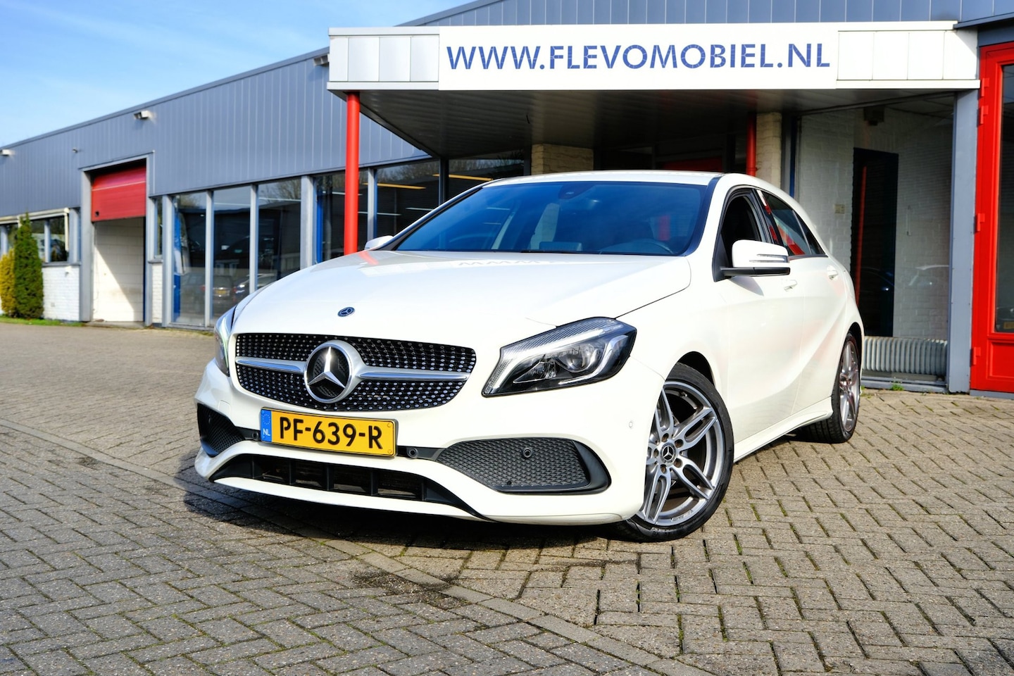 Mercedes-Benz A-klasse - 180 Business Solution AMG Aut. Leder-Alcantara|Navi|LED|LMV|Sportstoelen - AutoWereld.nl