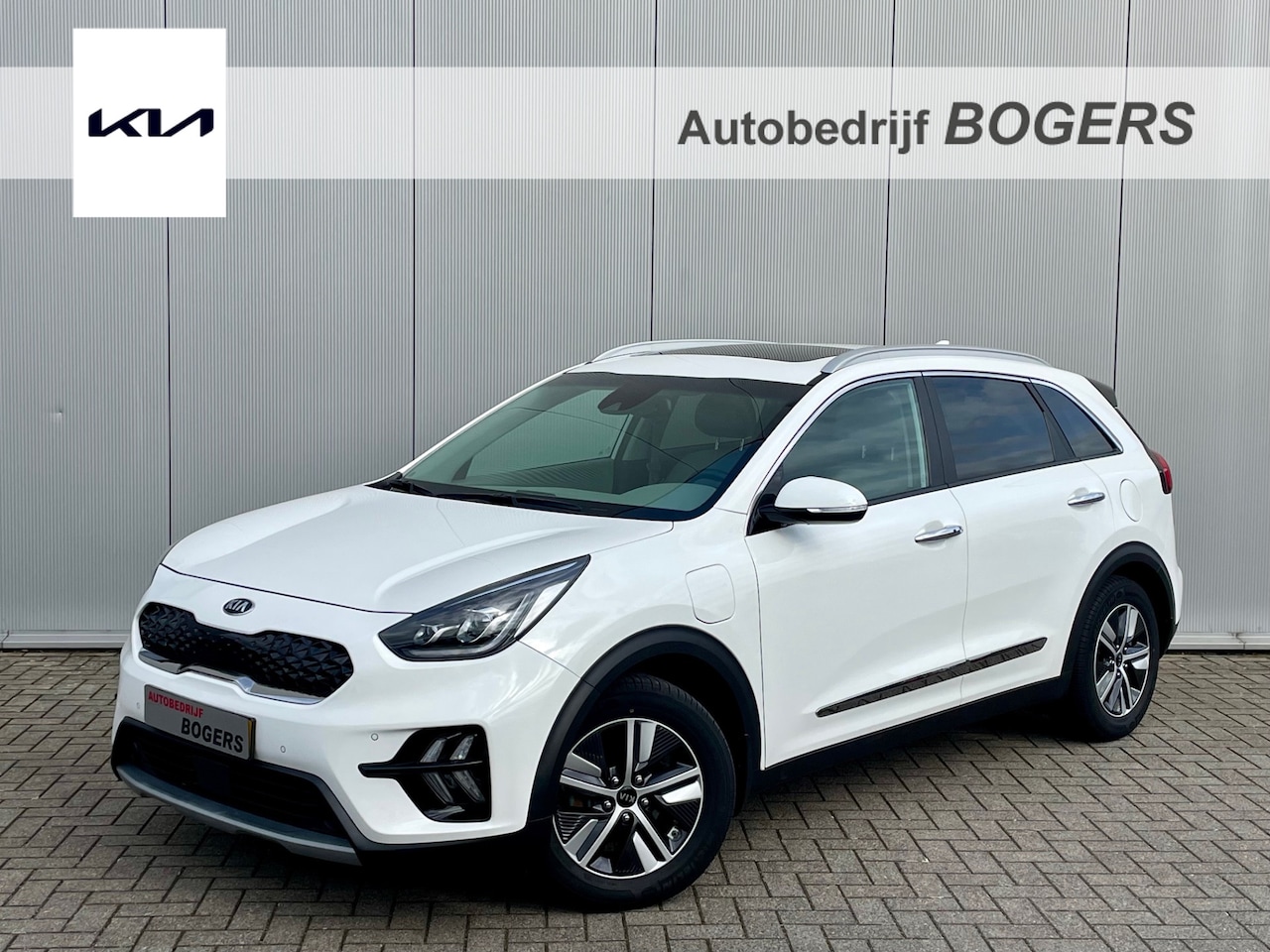 Kia Niro - 1.6 GDi PHEV ExecutiveLine Navigatie, Schuifdak, Leder, Afn.Trekhaak, Bose, LED, Stoel/Stu - AutoWereld.nl