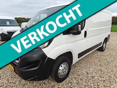 Peugeot Boxer - 330 2.2 BlueHDi 120 L2H1 Premium , camera , airco , apk okt. 2026 , euro 6 , 1e eig