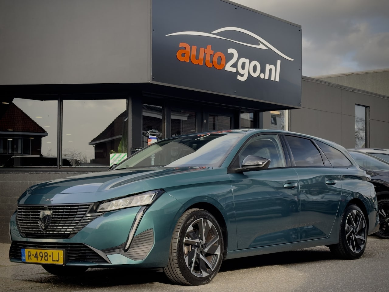 Peugeot 308 SW - 1.2 AUT8 ALLURE PACK LEDER NAVI CAMERA DIG-DASH APPLE-CARPLAY LED LMV PDC - AutoWereld.nl