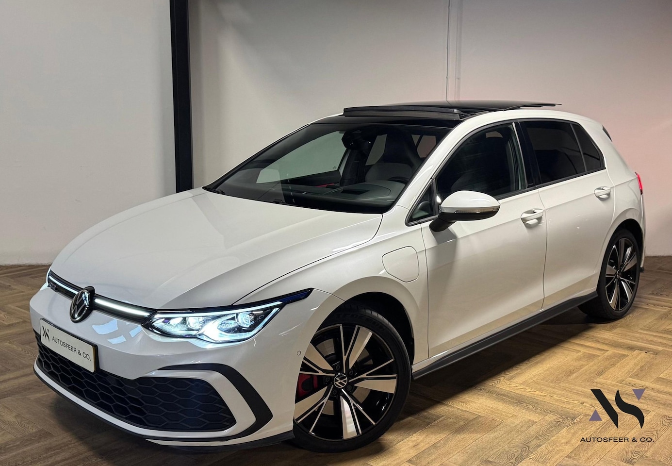 Volkswagen Golf - 1.4 eHybrid GTE PANO KEYLESS CAM - AutoWereld.nl
