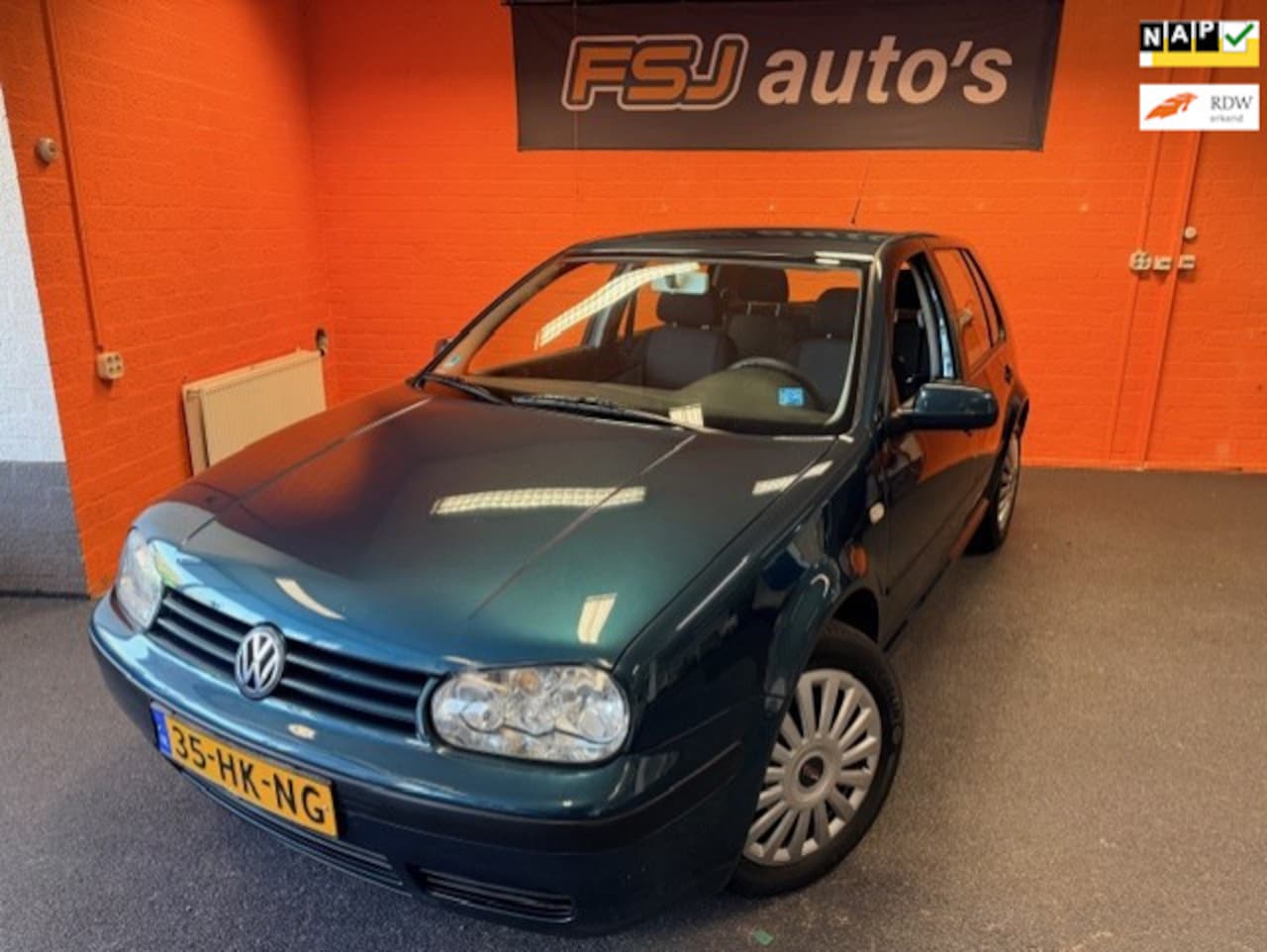 Volkswagen Golf - 1.6-16V Trendline / Airco / APK tot 03-03-2027 - AutoWereld.nl