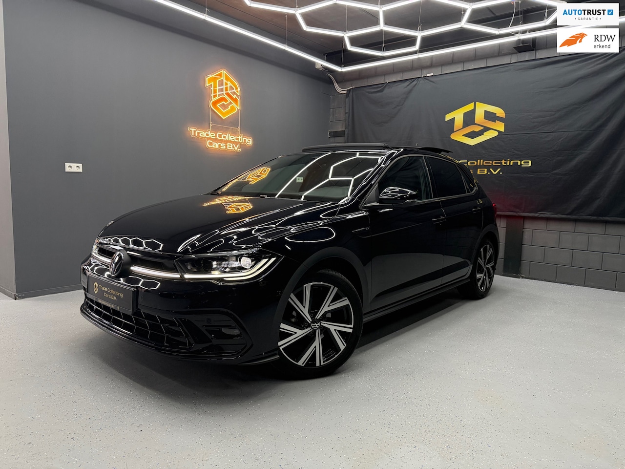 Volkswagen Polo - Volkswagen Polo 3x R-Line -PANO-KEYLESS-CAM-ACC - AutoWereld.nl