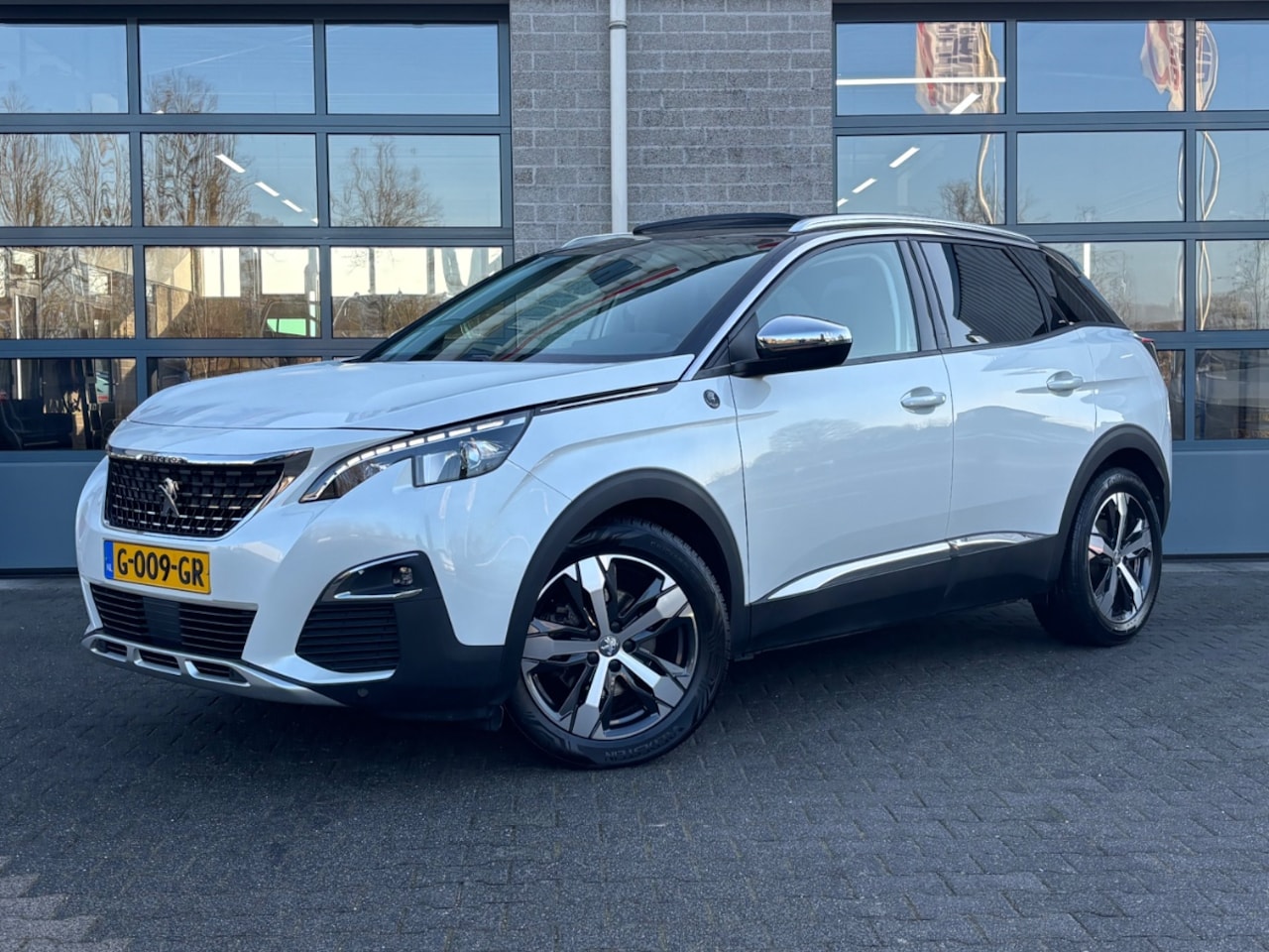 Peugeot 3008 - 1.2 PureTech Crossway |NIEUWE D-RIEM | AFN TREKHAAK| PANO | - AutoWereld.nl