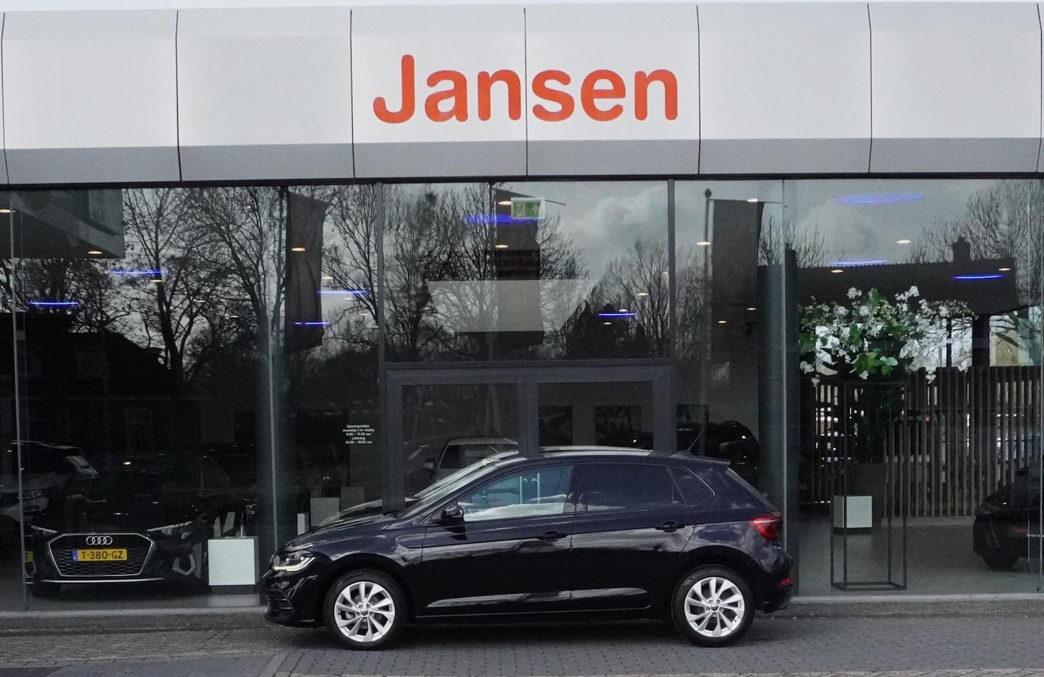 Volkswagen Polo - 1.0 TSI Life Business | CARPLAY | ACC | CAMERA | NAVI | STOELVERW - AutoWereld.nl