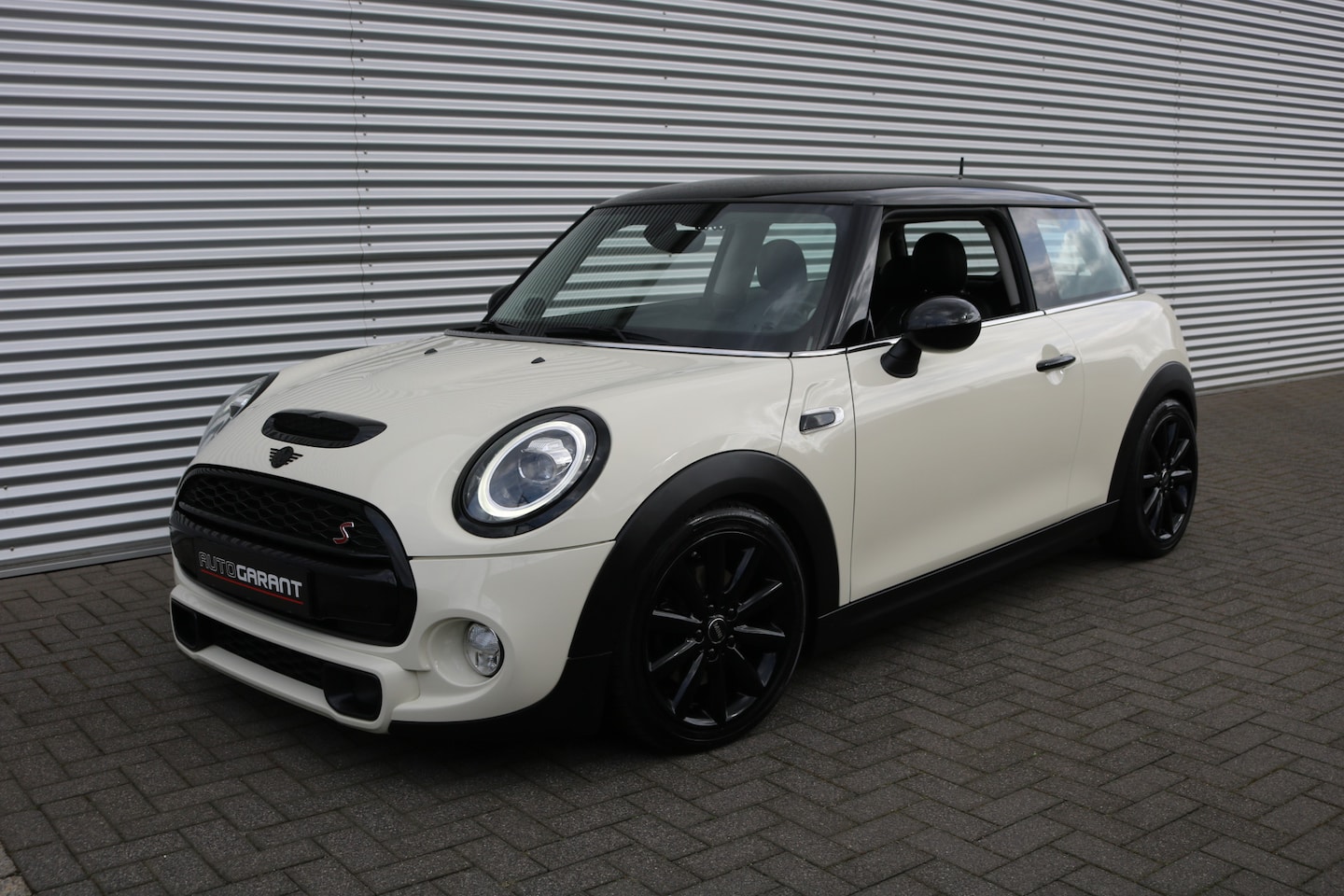 MINI Cooper S - Mini 2.0 Chili Facelift (Sportleder Clima Camera HarmanKardon Full-Led 17InchLMV) - AutoWereld.nl