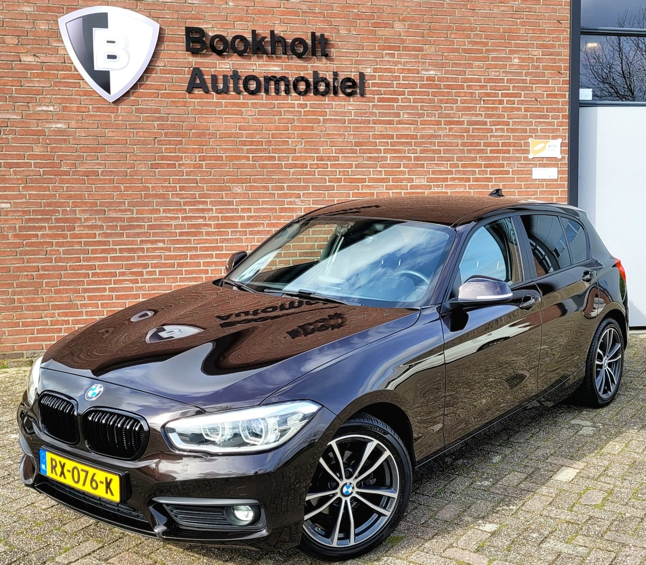BMW 1-serie - 118i Sportstoel, LED (Sparkling Brown Metallic), NL-NAP - AutoWereld.nl