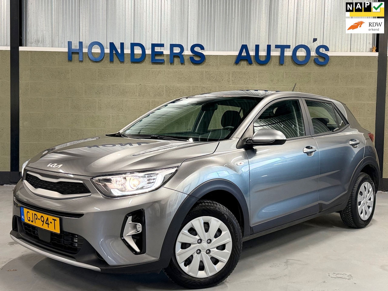 Kia Stonic - 1.0 T-GDi MHEV ComfortLine I CARPLAY I ORIG.NL NAP I AIRCO I 6 BAK I 8000 KM I FABRIEKS GA - AutoWereld.nl