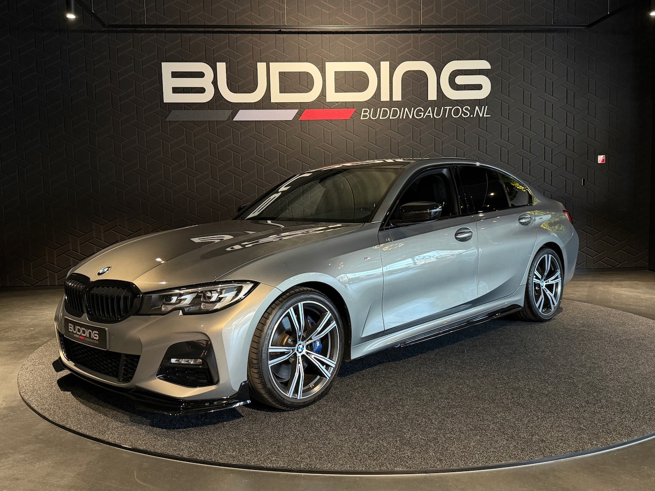 BMW 3-serie - 330i Exe Edition | M-sport | CarPlay | - AutoWereld.nl