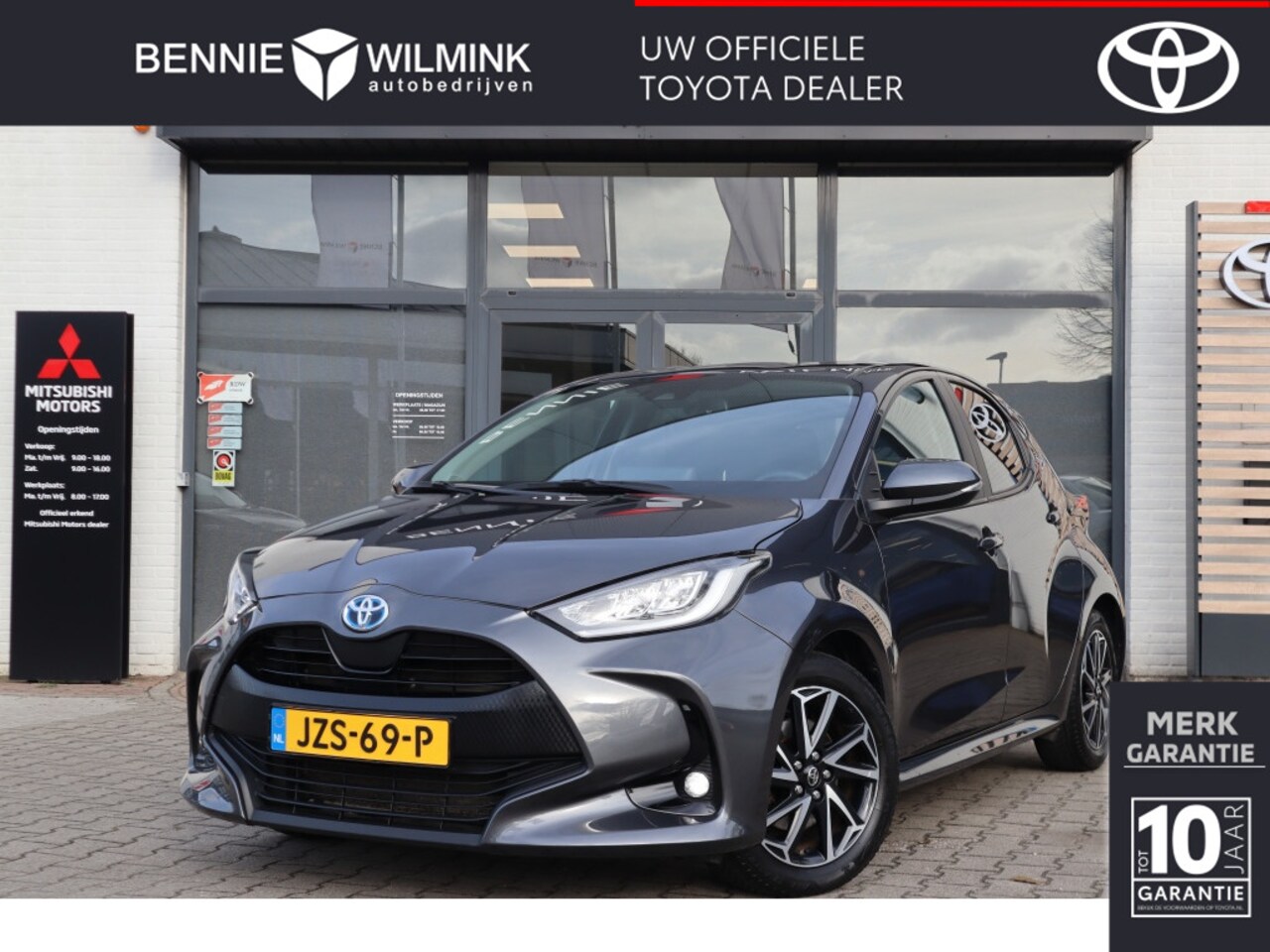 Toyota Yaris - 1.5 Hybrid Dynamic Limited | Stoelverwarming | Parkeersensoren - AutoWereld.nl
