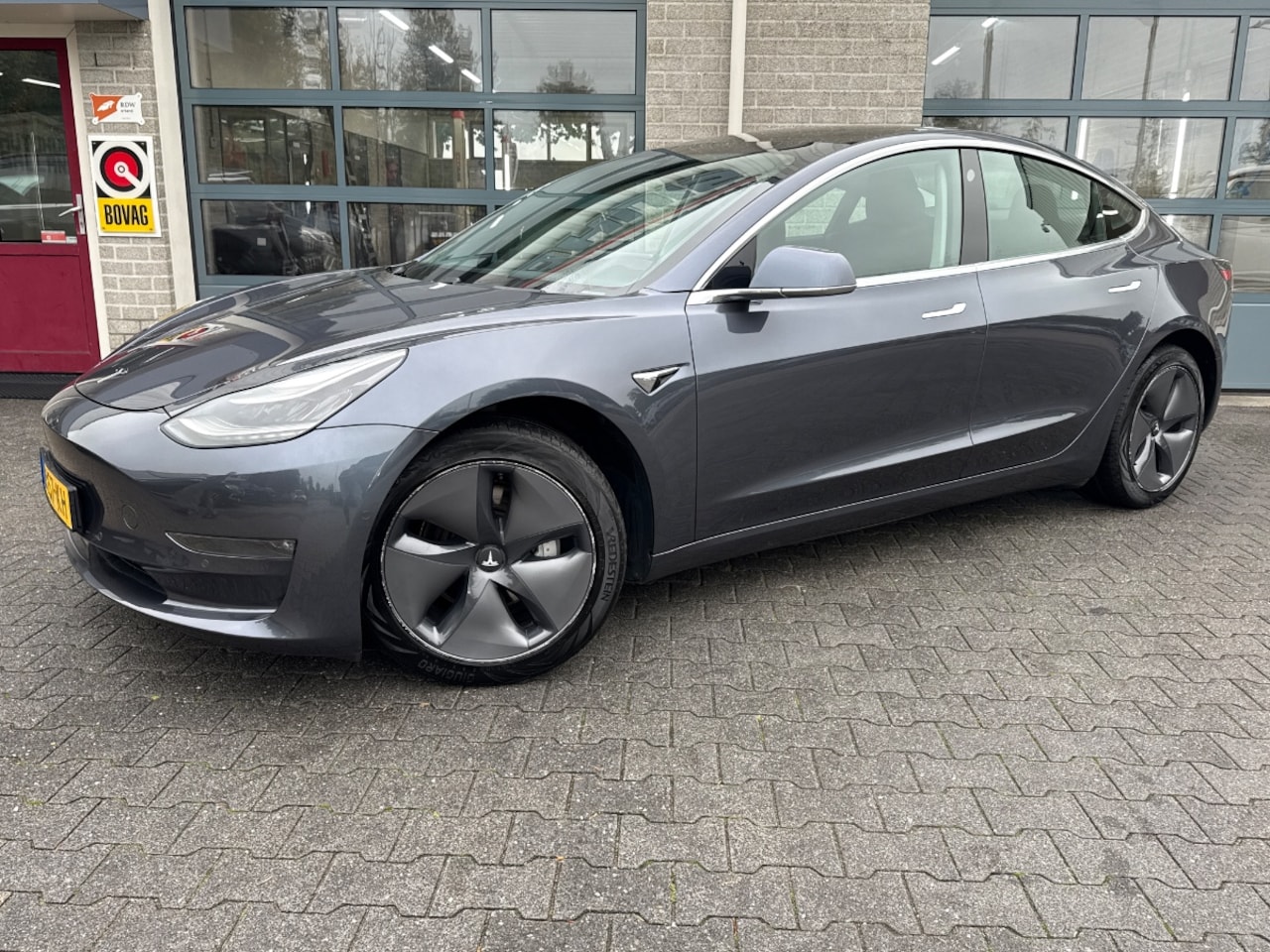 Tesla Model 3 - Long Range RWD Long Range AWD 75 kWh - AutoWereld.nl