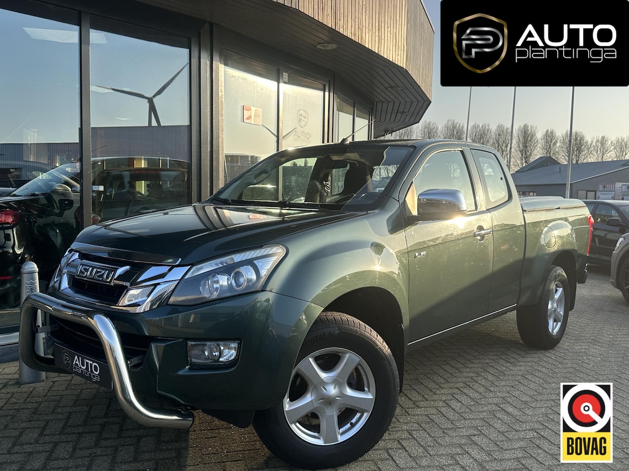 Isuzu D-Max - 2.5 Extended Cab LS 163PK | UNIEK | AUTOMAAT | 4WD | Bullbar | PICKUP | Airco | Cruise Con - AutoWereld.nl