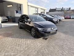 Volkswagen Golf - 1.0 eTSI Life Business
