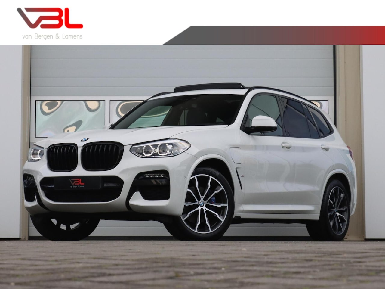 BMW X3 - xDrive30e High Executive M-sport | Panoramadak | Harman Kardon Audio | - AutoWereld.nl