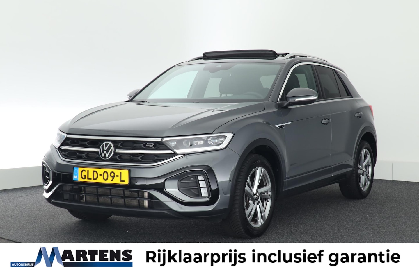 Volkswagen T-Roc - 1.5 TSI 150pk DSG R-Line Business+ Trekhaak Camera Keyless Stoelverwarming Panoramadak Nav - AutoWereld.nl