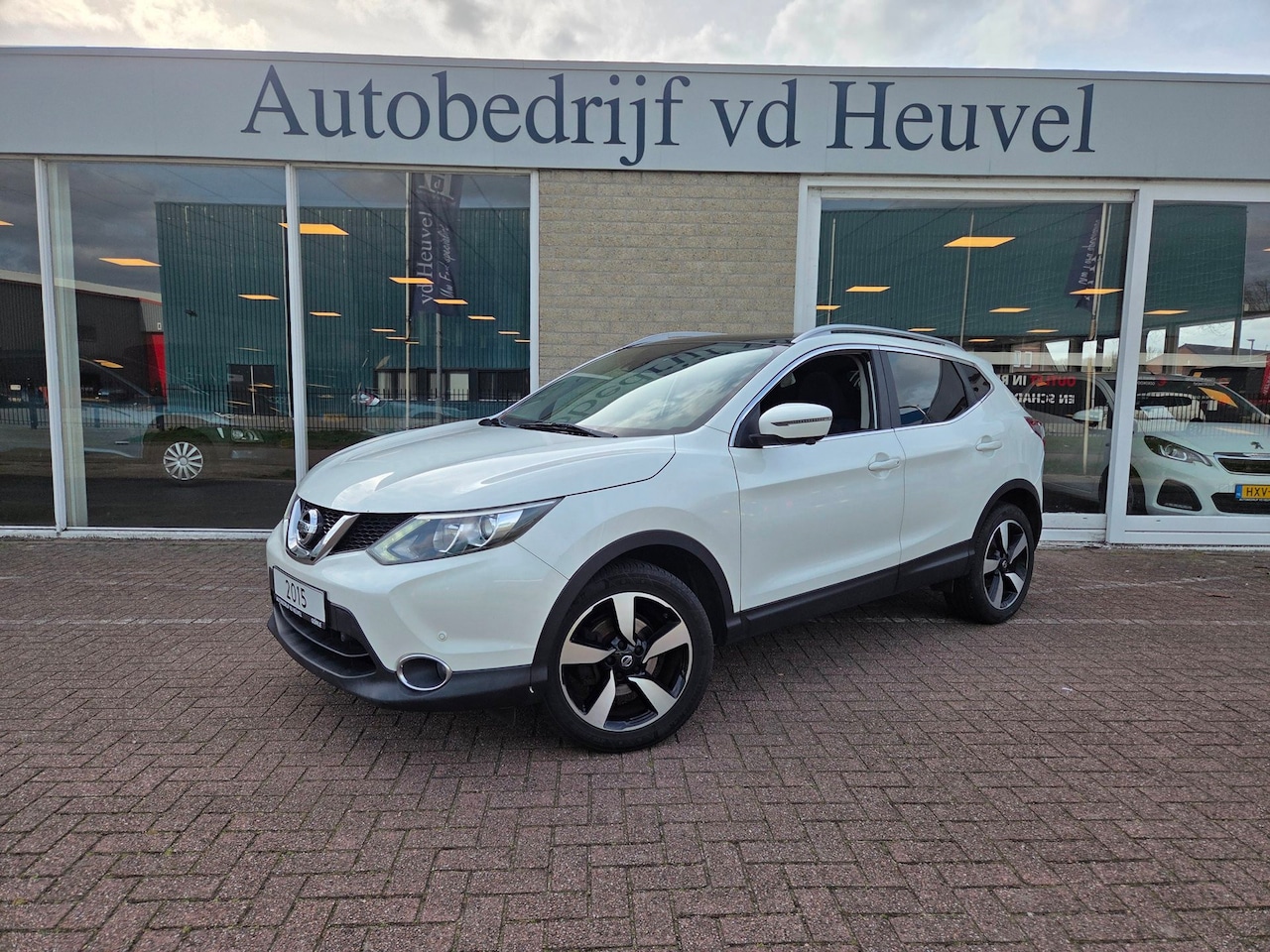 Nissan Qashqai - 1.2 Tekna 360 camera*Panorama*Navi*Stoel/voorruit verw.*DAB* Rijklaar - AutoWereld.nl