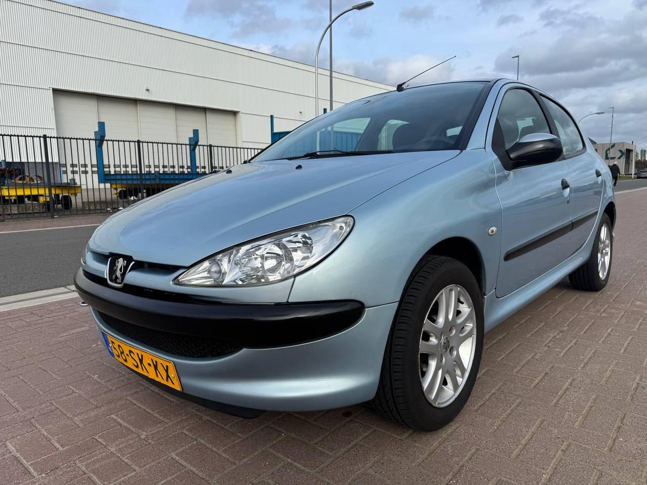 Peugeot 206 - 1.4 One-line /Airco/St.bkr/5 drs/Nieuwe APK - AutoWereld.nl