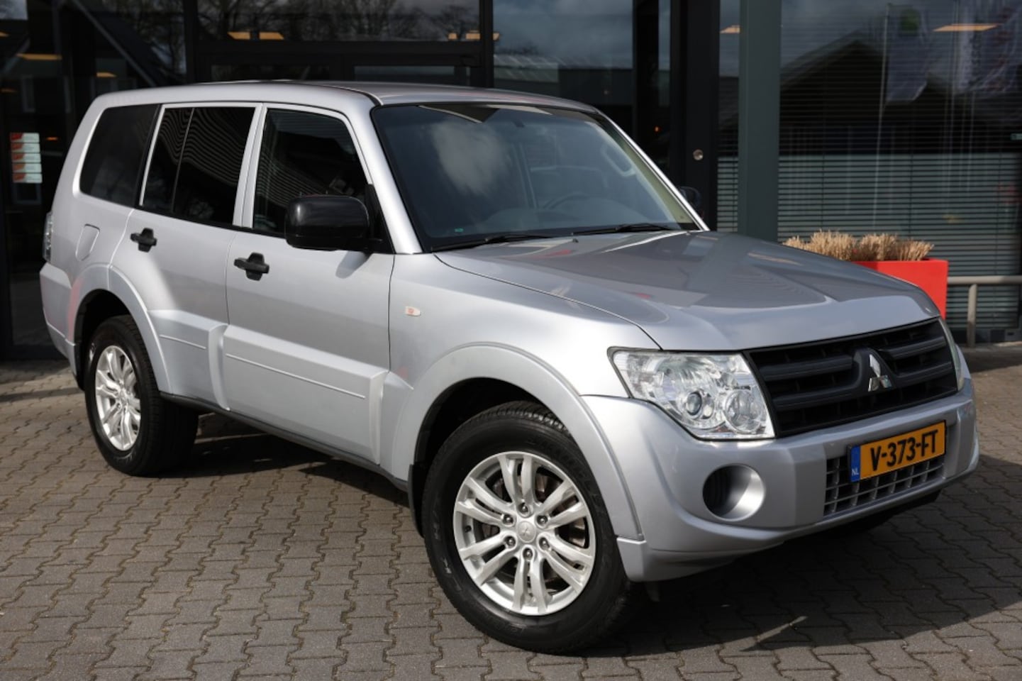 Mitsubishi Pajero - 3.2 DID 5DRS A/T VAN - AutoWereld.nl