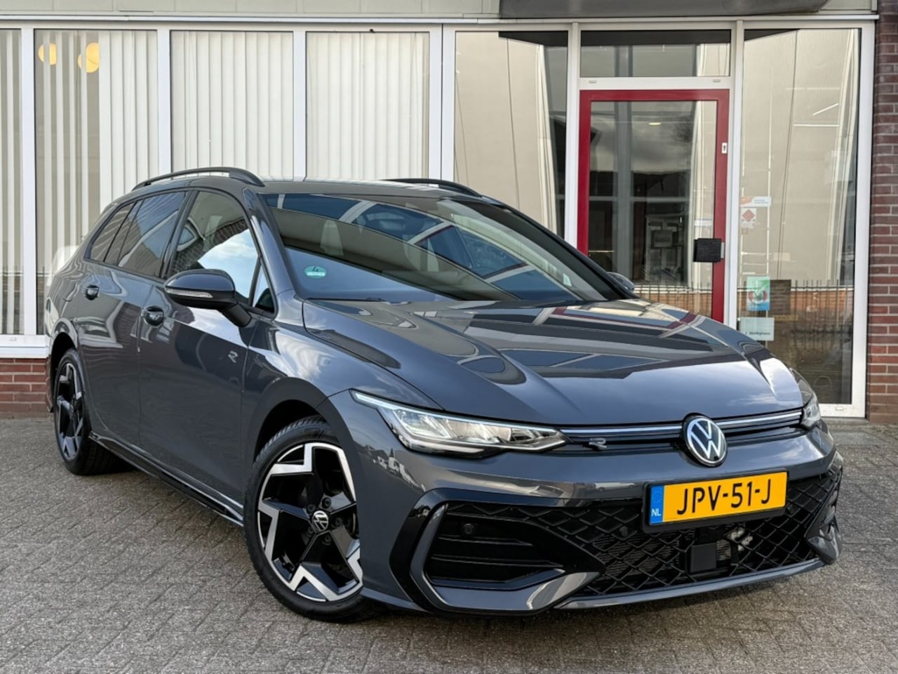 Volkswagen Golf - 1.5 TSI R-Line Edition 150 PK I Adapt. Cruise I Camera I Carplay I LED I Alcantara - AutoWereld.nl